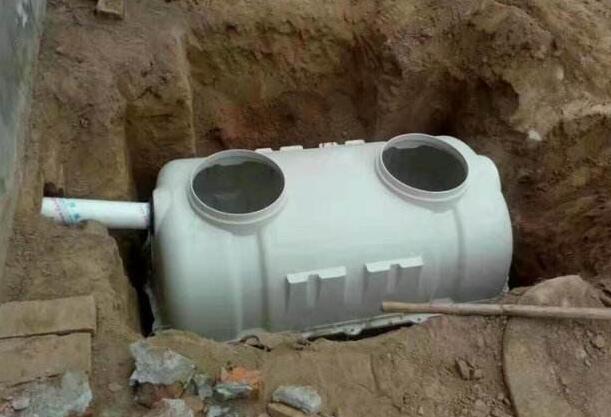 砖砌化粪池与模压化粪池之间的区别在哪儿?